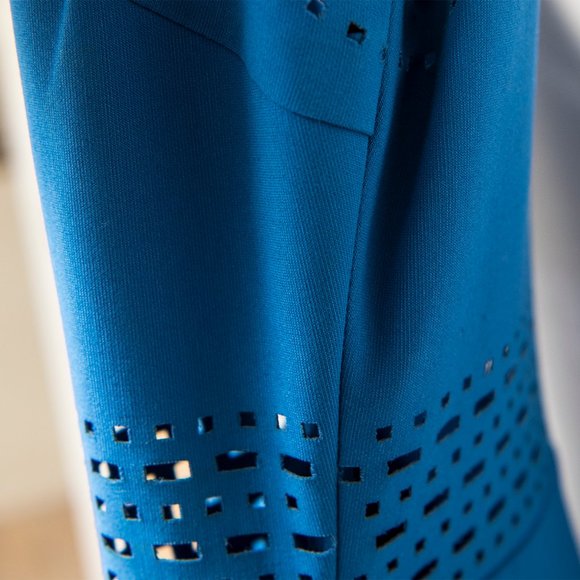 Elizabeth and James Blue Laser Cut Dress sz 2 - Picture 11 of 13